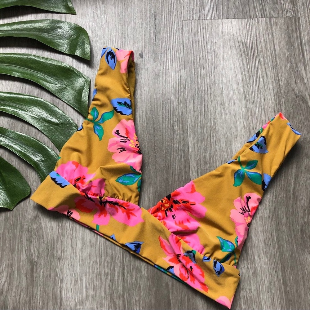 Beach Bazaar Plunge Bikin Top